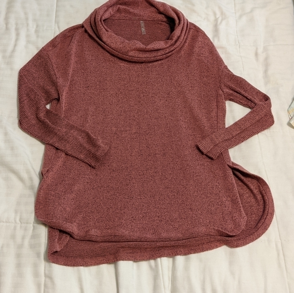 𝅺dusty pink cowl neck sweater size Petite Large